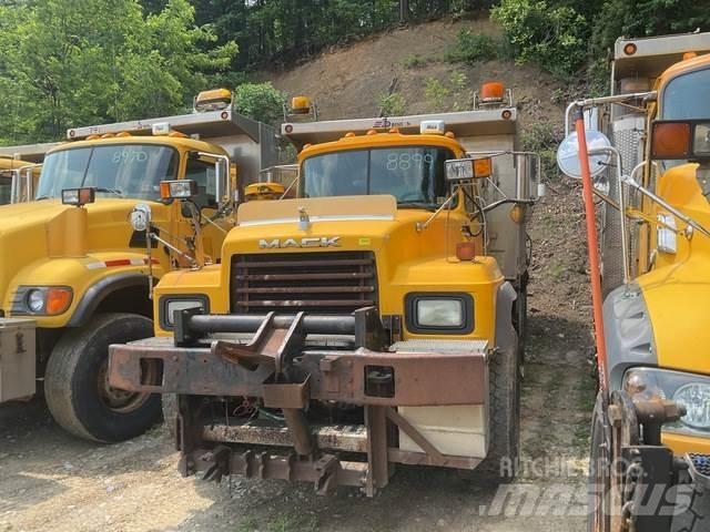 Mack RD600 Lâminas de neve e arados