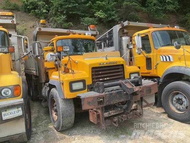 Mack RD600 Lâminas de neve e arados
