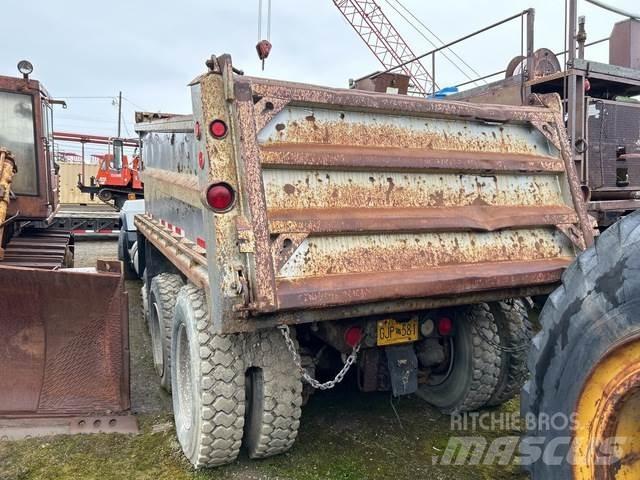 Mack RD688S Camiões basculantes