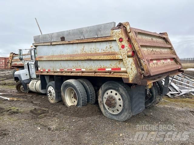 Mack RD688S Camiões basculantes