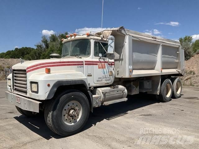Mack RD688S Camiões basculantes