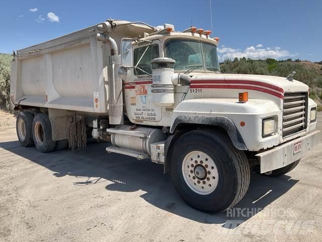 Mack RD688S Camiões basculantes
