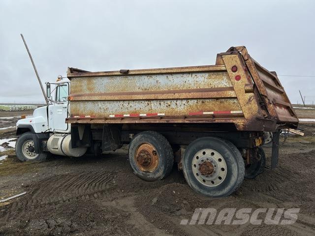 Mack RD688S Camiões basculantes