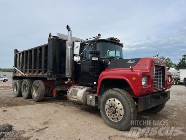 Mack RD690S Camiões basculantes