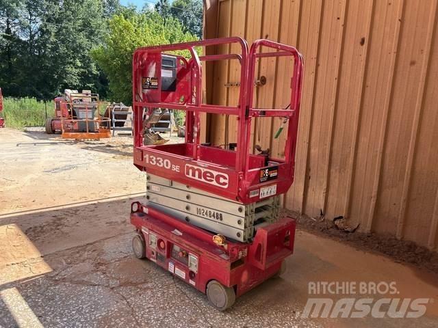 MEC 1330SE Elevadores de tesoura