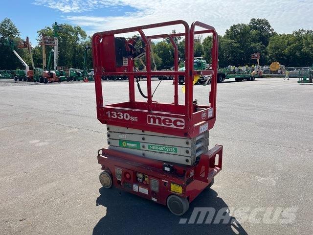 MEC 1330SE Elevadores de tesoura