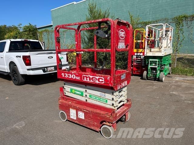 MEC 1330SE Elevadores de tesoura