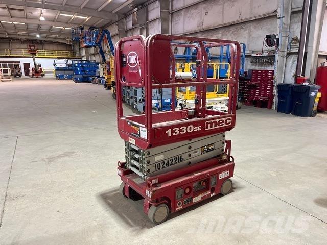 MEC 1330SE Elevadores de tesoura