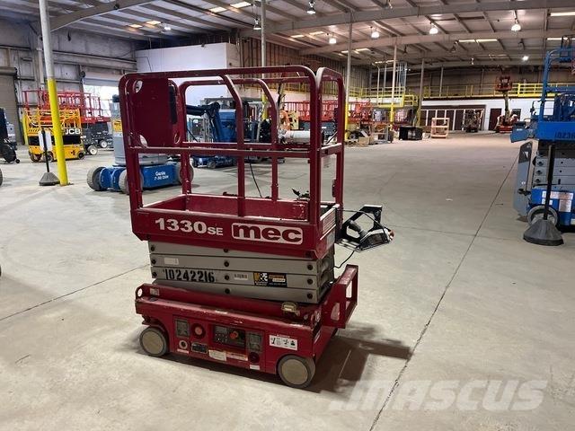 MEC 1330SE Elevadores de tesoura