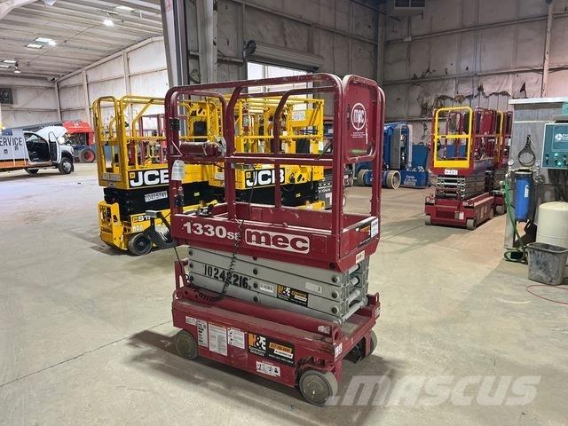 MEC 1330SE Elevadores de tesoura