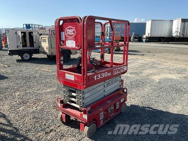 MEC 1330SE Elevadores de tesoura