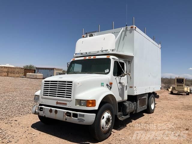 Navistar 4700 Camiões de caixa fechada