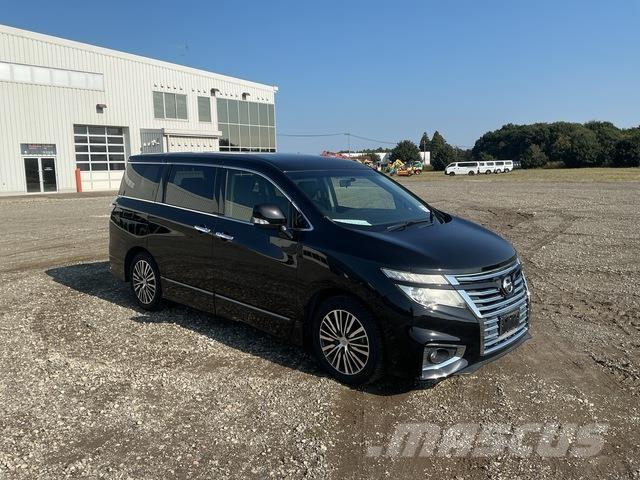 Nissan Elgrand Mini bus