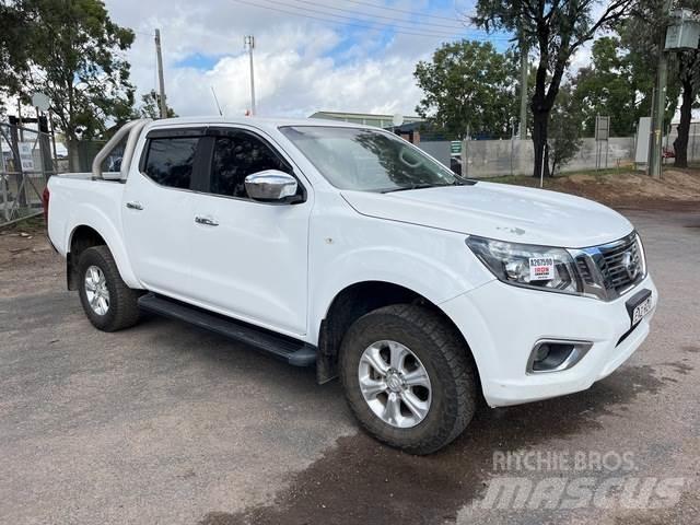 Nissan Navara Pick up de caixa aberta