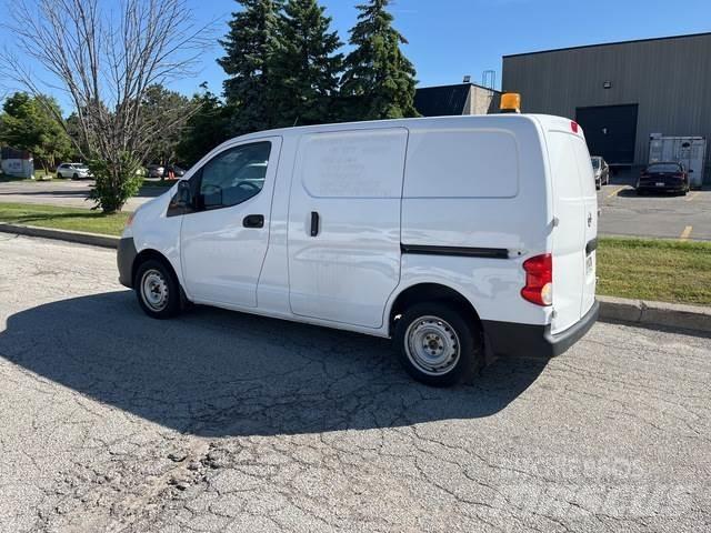 Nissan NV200 Carrinhas de caixa fechada