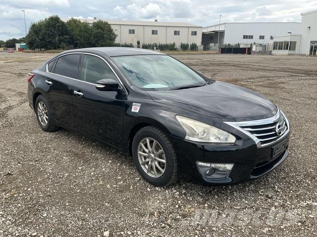 Nissan TEANA Carros Ligeiros