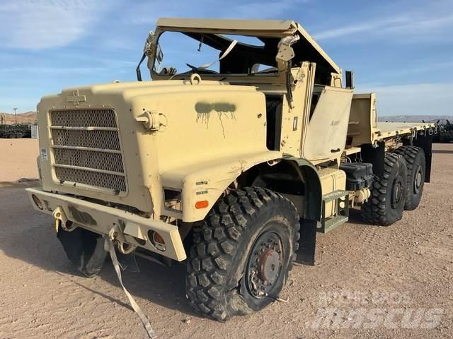 Oshkosh  Camiões de caixa fechada