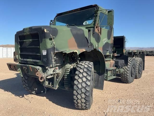 Oshkosh  Camiões de caixa fechada