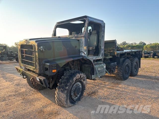 Oshkosh  Camiões de caixa fechada