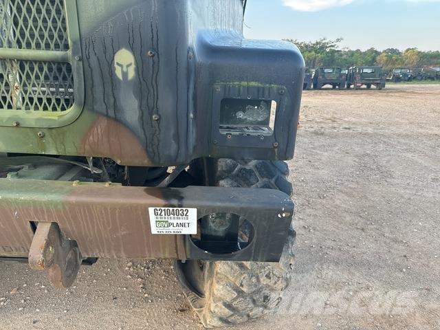 Oshkosh  Camiões de caixa fechada