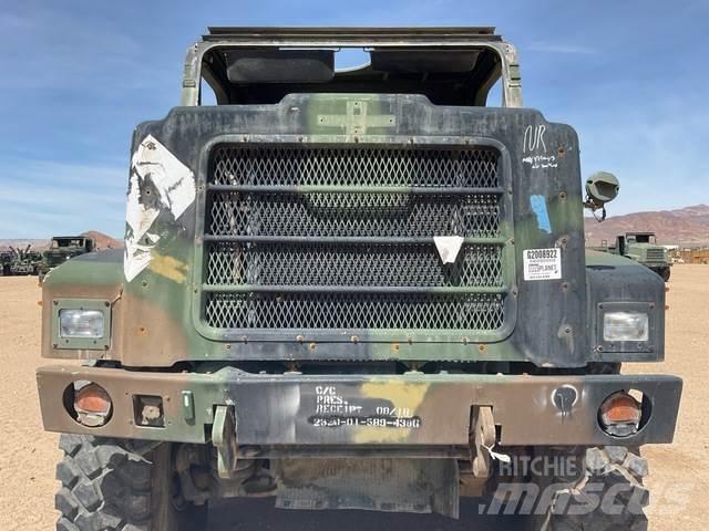 Oshkosh  Camiões de caixa fechada