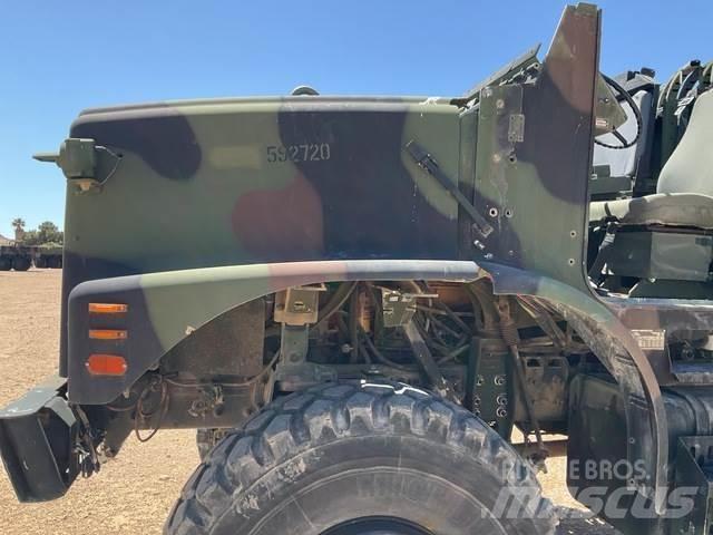 Oshkosh AMK23A1 Camiões de caixa fechada