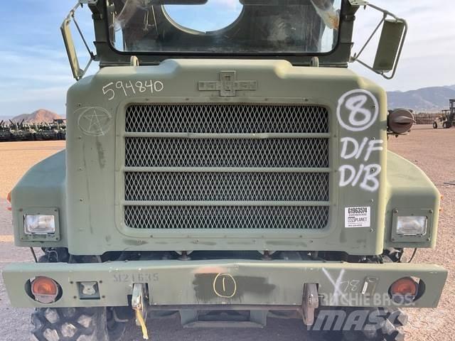 Oshkosh MK25 Camiões de caixa fechada