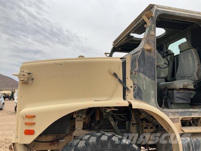 Oshkosh MTVR Camiões de caixa fechada