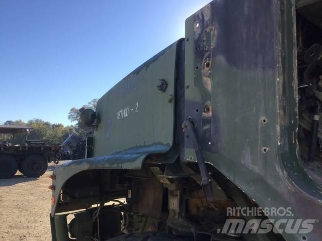 Oshkosh MTVR Camiões de caixa fechada