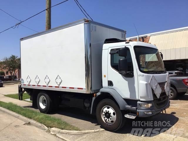 Peterbilt 220 Camiões de caixa fechada