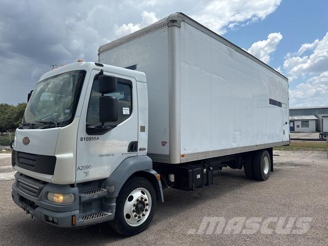Peterbilt 220 Camiões de caixa fechada