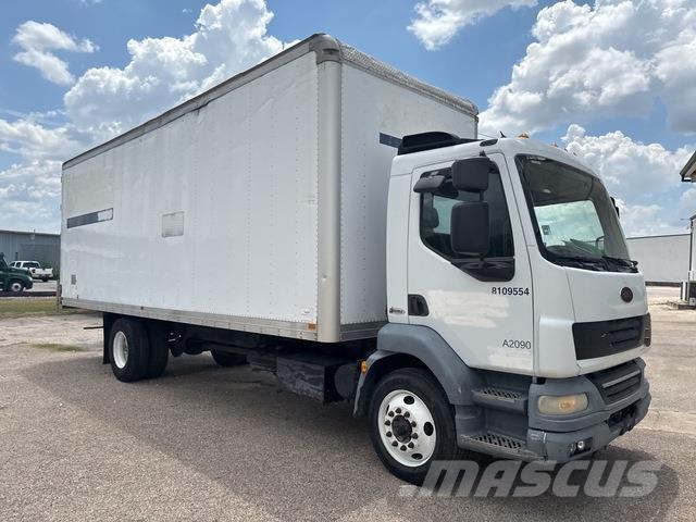 Peterbilt 220 Camiões de caixa fechada