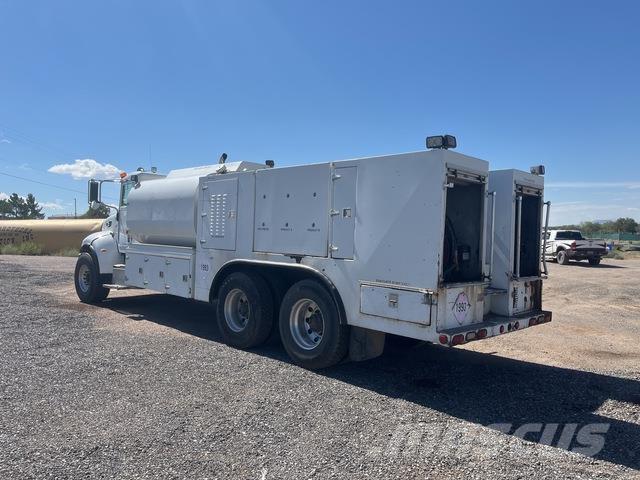 Peterbilt 335 Camiões-cisterna