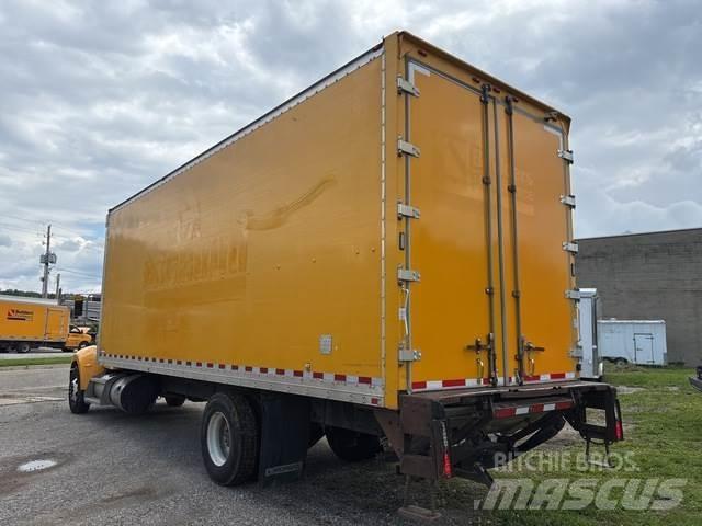 Peterbilt 337 Camiões de caixa fechada