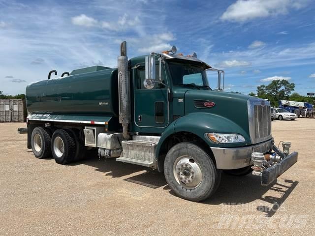 Peterbilt 348 Auto-tanques