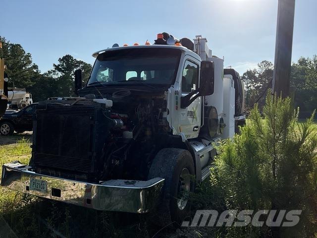 Peterbilt 567 Escavadoras de rastos