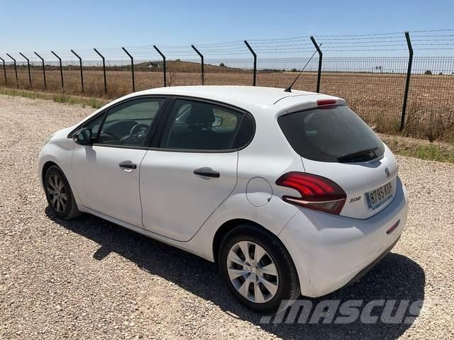 Peugeot 208 Carros Ligeiros