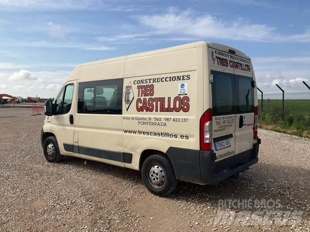 Peugeot Boxer Camiões de caixa fechada