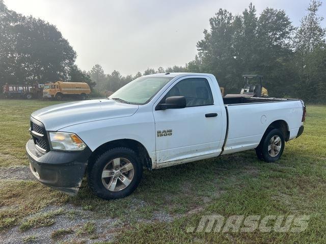 RAM 1500 Pick up de caixa aberta