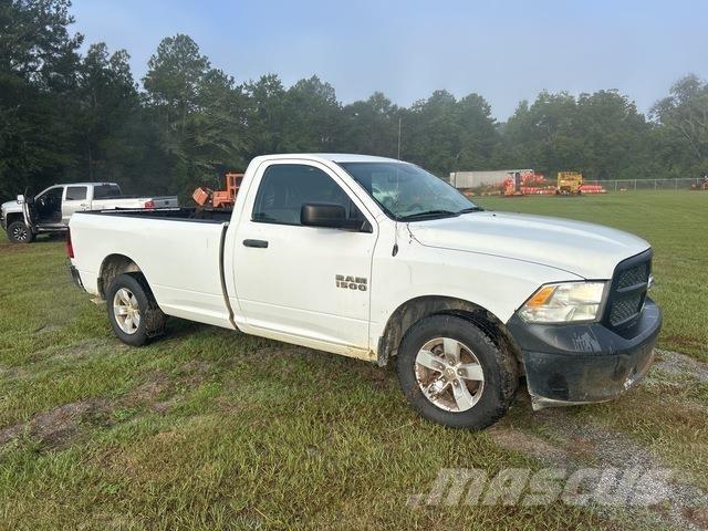 RAM 1500 Pick up de caixa aberta