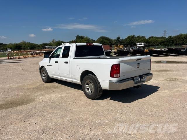 RAM 1500 Pick up de caixa aberta