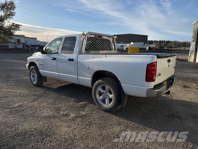RAM 1500 Pick up de caixa aberta