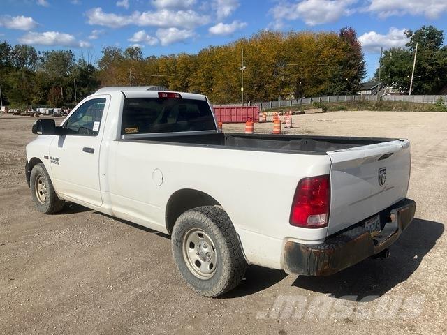 RAM 1500 Pick up de caixa aberta