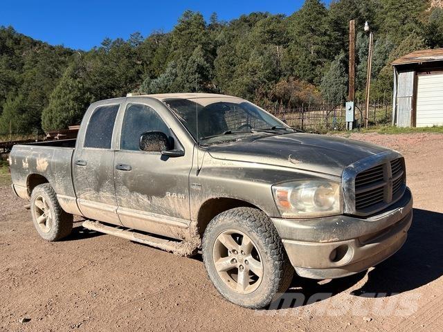 RAM 1500 Pick up de caixa aberta