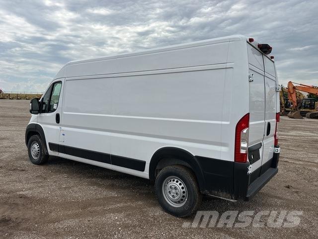RAM 2500 Camiões de caixa fechada