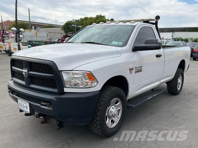 RAM 2500 Pick up de caixa aberta