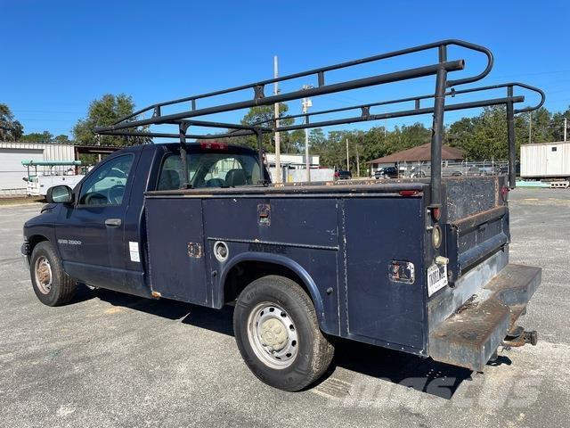 RAM 2500 Pick up de caixa aberta