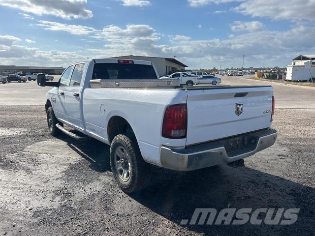 RAM 2500 Pick up de caixa aberta