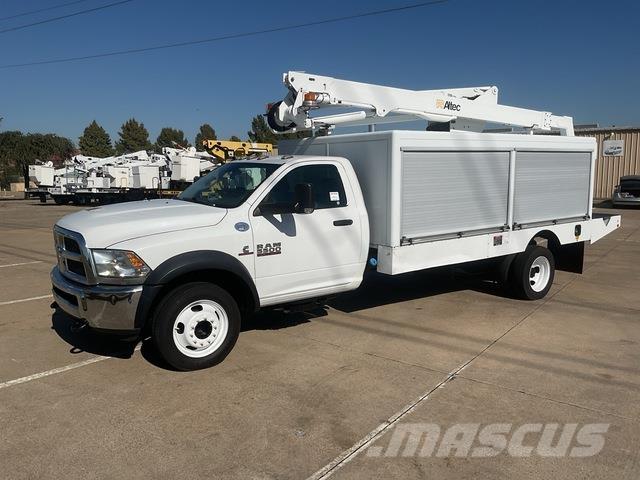 RAM 5500 Plataformas aéreas montadas em camião