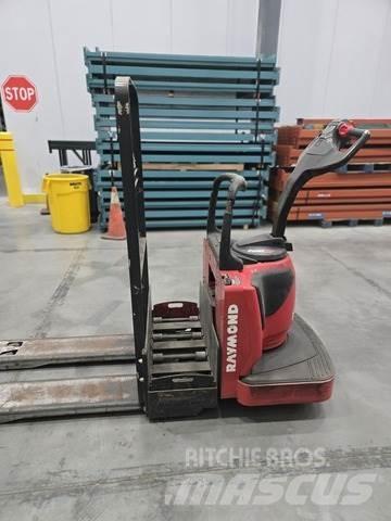 Raymond 8410 Movimentadores manuais de palettes